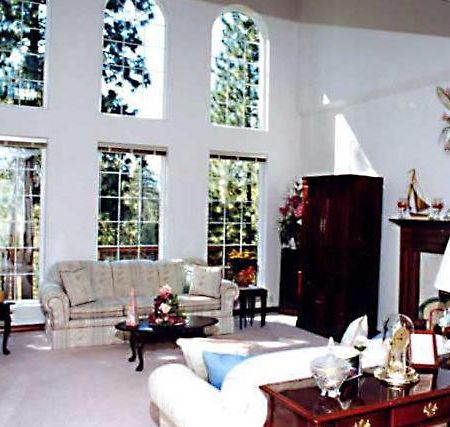 River Cove Elegant Waterfront Bed & Breakfast Post Falls Interior foto